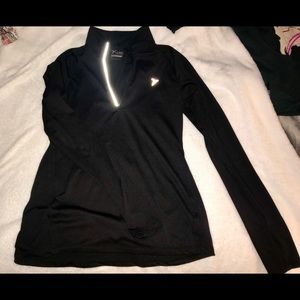 Black athletic quarterzip